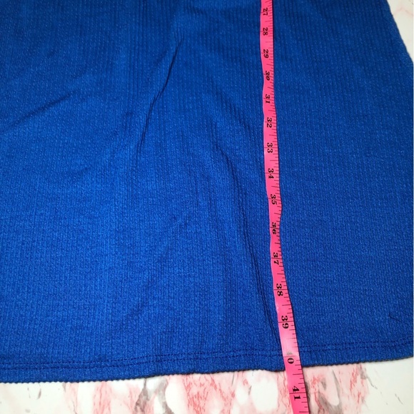 Caution to the wind sides cutout midi dress size M - Picture 8 of 8